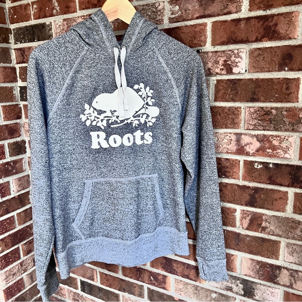 Roots famous salt and pepper hoodie Size M  EUC